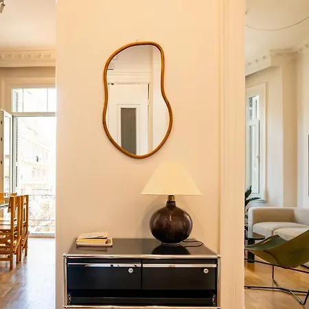 Neoclassical Apartment *