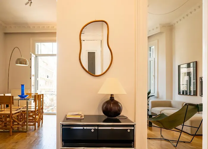 Neoclassical Apartment *