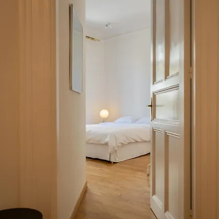 Neoclassical Apartament