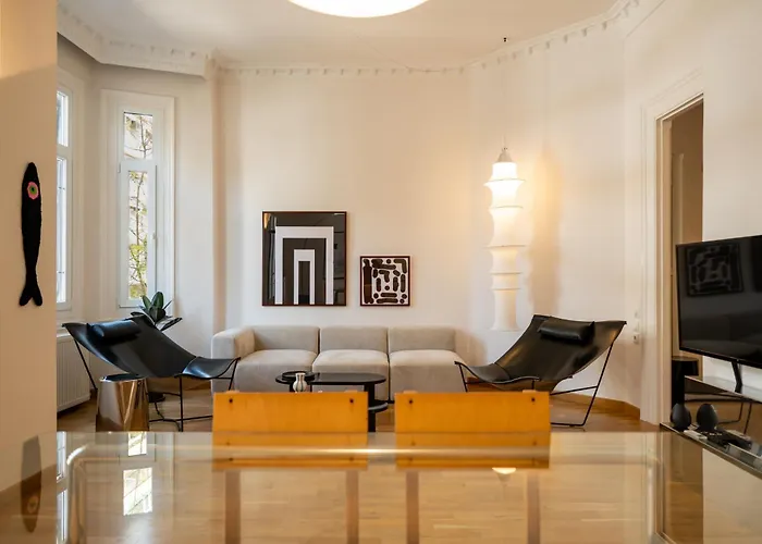 Neoclassical Apartament *
