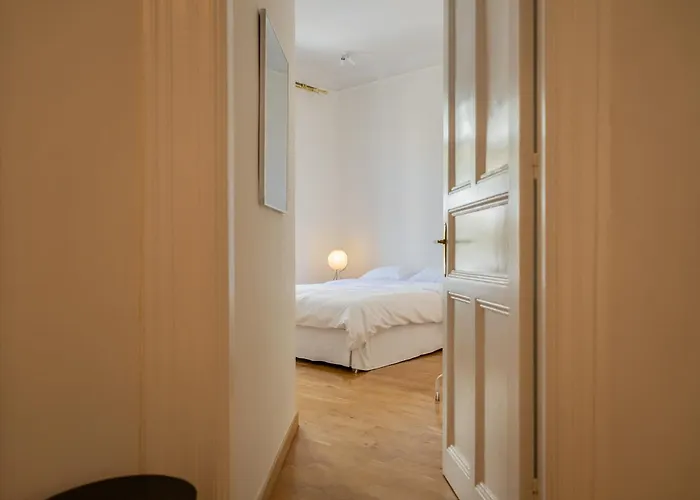 Neoclassical Apartament