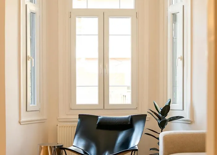 Apartament Neoclassical *
